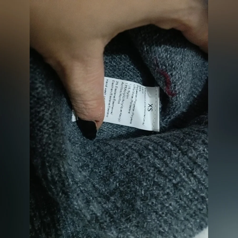 Gray V-Neck Women's Sweater - Picture 4 of 4